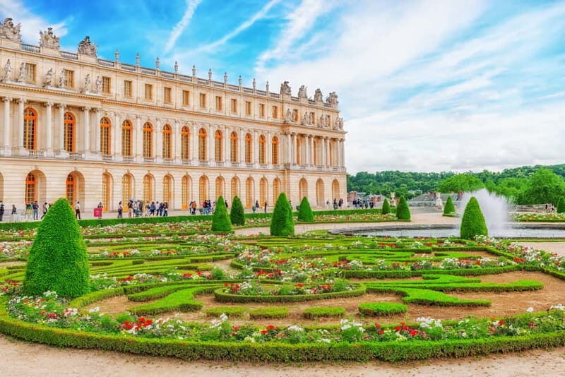 From Paris: Versailles Palace Guided Tour with Bus Transfers - Logistics that matter: walking rules, what you can bring, and photo reality