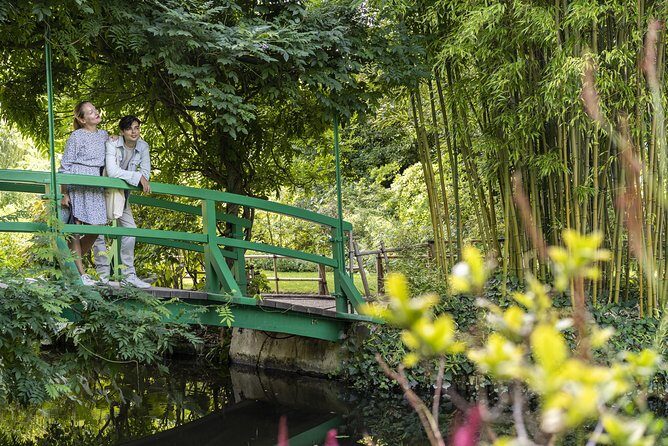 Giverny & Versailles Private Day Tour with Lunch from Paris - Monet’s house: 30 minutes to connect the man to the paintings