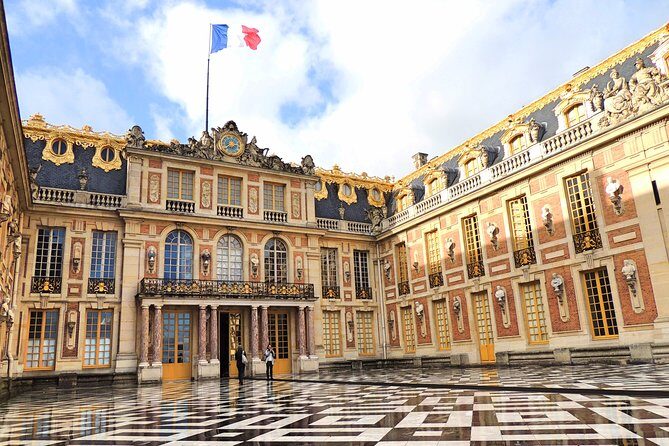Versailles and Louvre Museum Access and Tour - Louvre Museum: A 2-Hour Highlights Route That Actually Starts You Off Right
