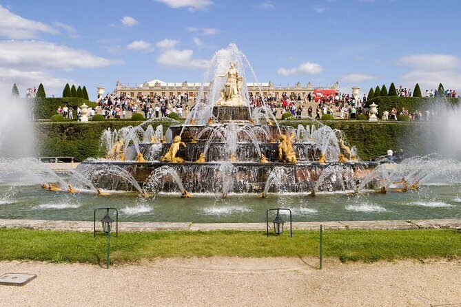 Versailles Castle Private Guided Day Tour from Paris (van &guide) - Hotel pickup and skip-the-line: the biggest value move