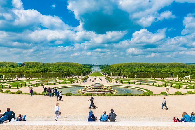 Versailles Domain Small-Group Guided Tour from Paris - Who should book this Versailles half-day tour from Paris?