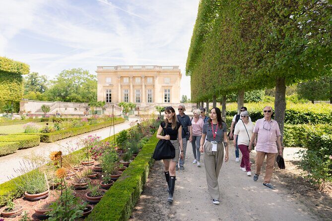 Versailles Full-Day Tour with the Estate of Marie-Antoinette - Guides are the difference: the names you might hear