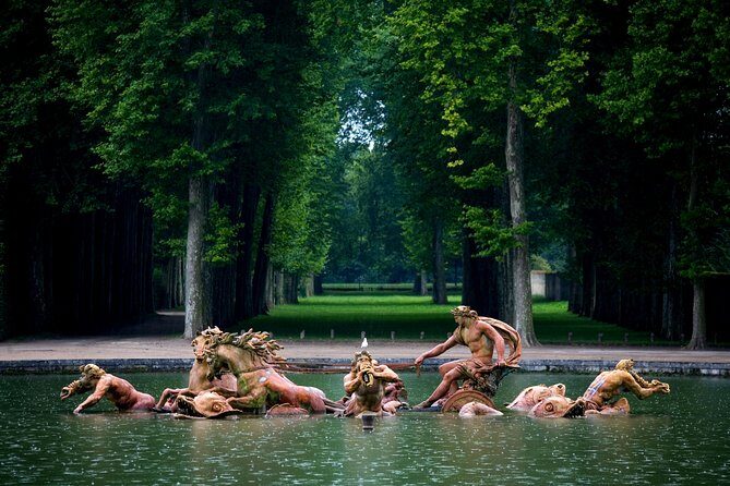 Versailles Palace Guided Day Tour and Trianon from Paris - Trianons and Queen’s Hamlet: Private Retreats After Lunch