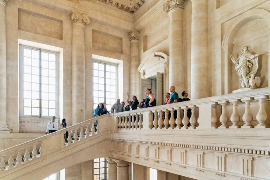 Versailles: Skip-the-Line Tour of Palace with Gardens Access - Logistics that can make or break your morning